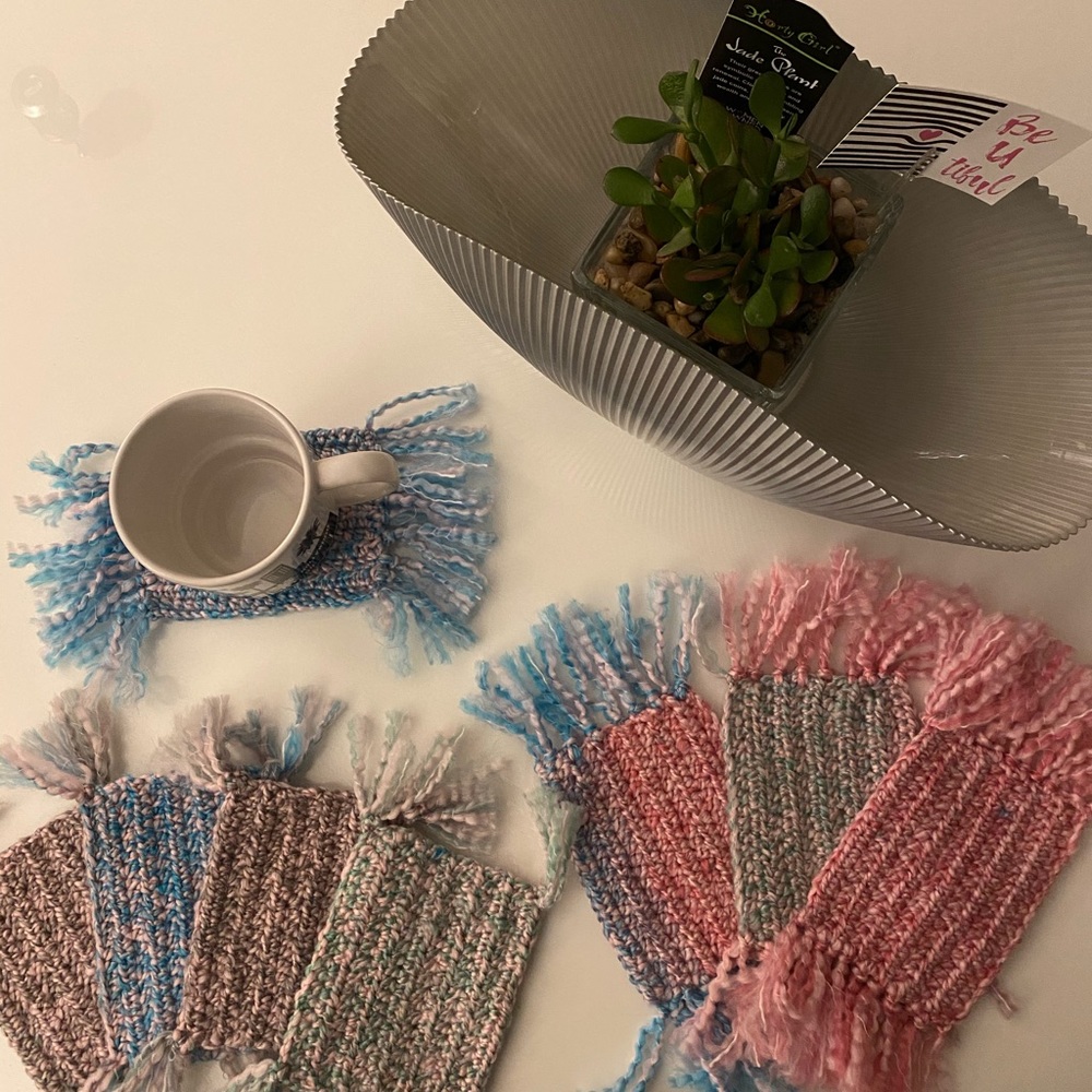 Mug rugs ice cream colored